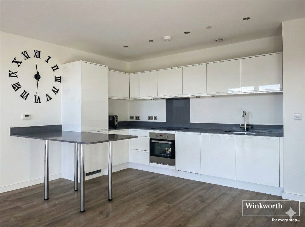 Property photo 2 of 8 Kitchen