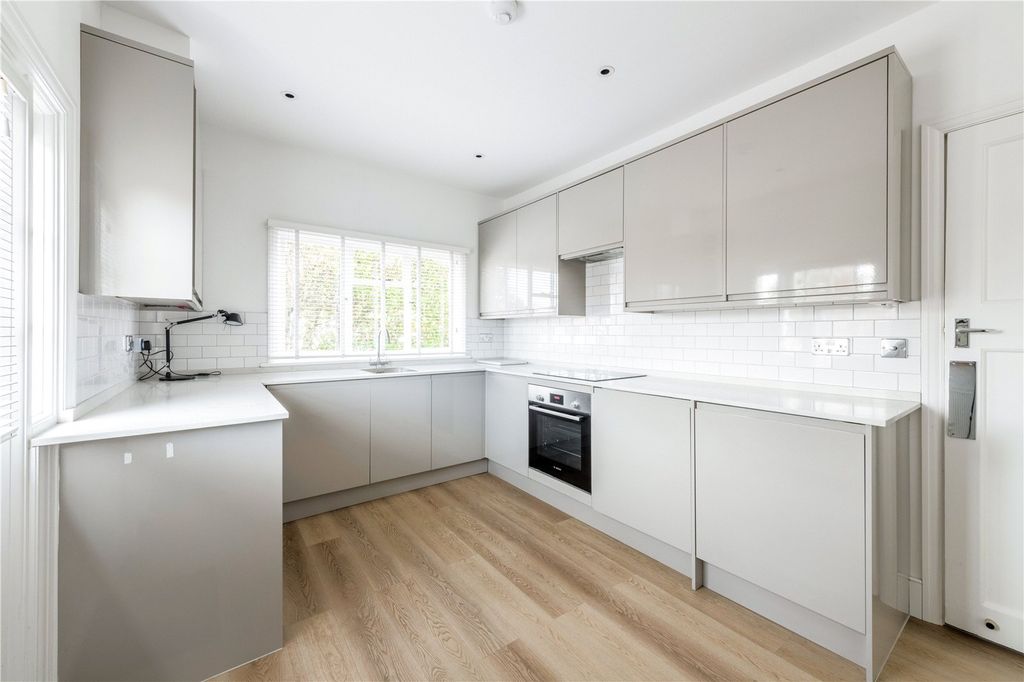 Property photo 2 of 15 Picture No. 37