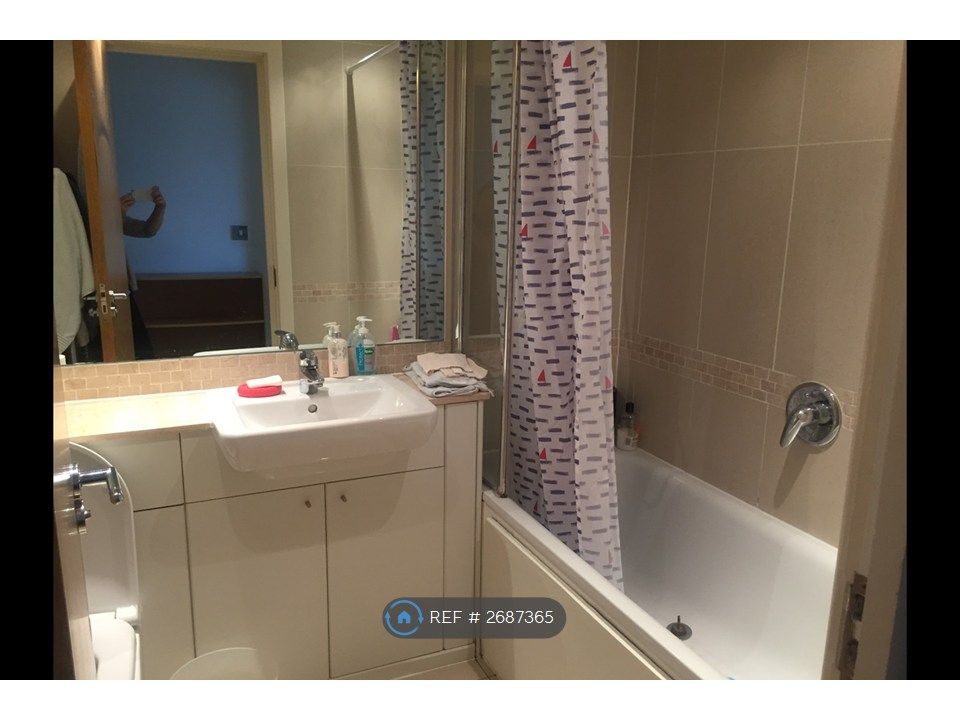 Property photo 3 of 13 Bathroom