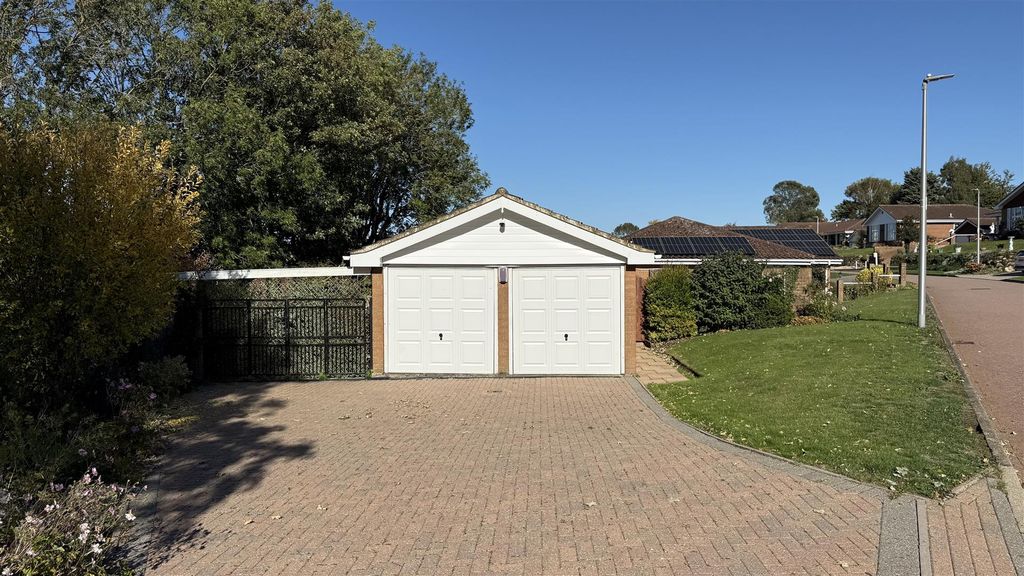 Property photo 2 of 37 Double Garage