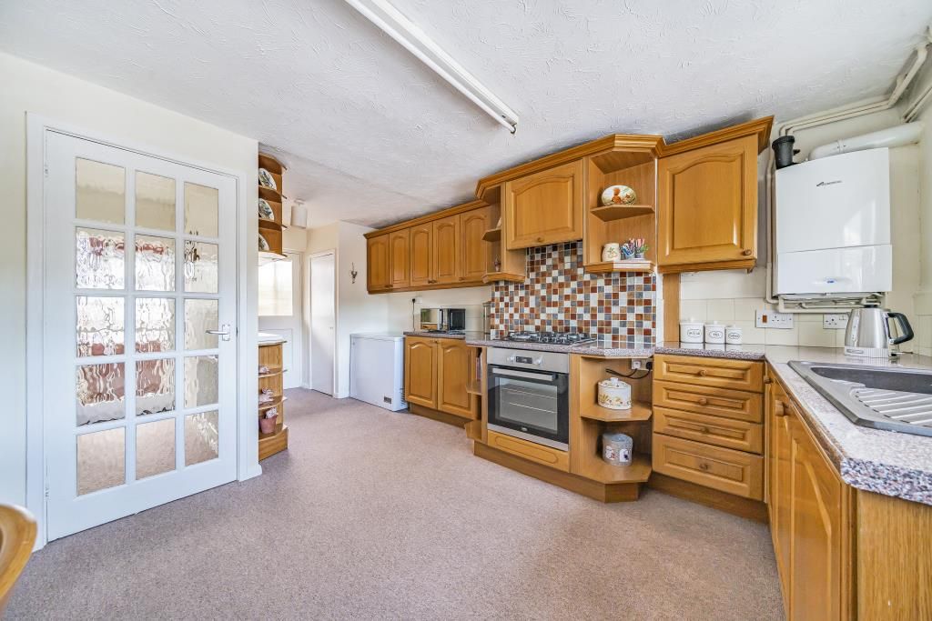 Property photo 2 of 17 Kitchen