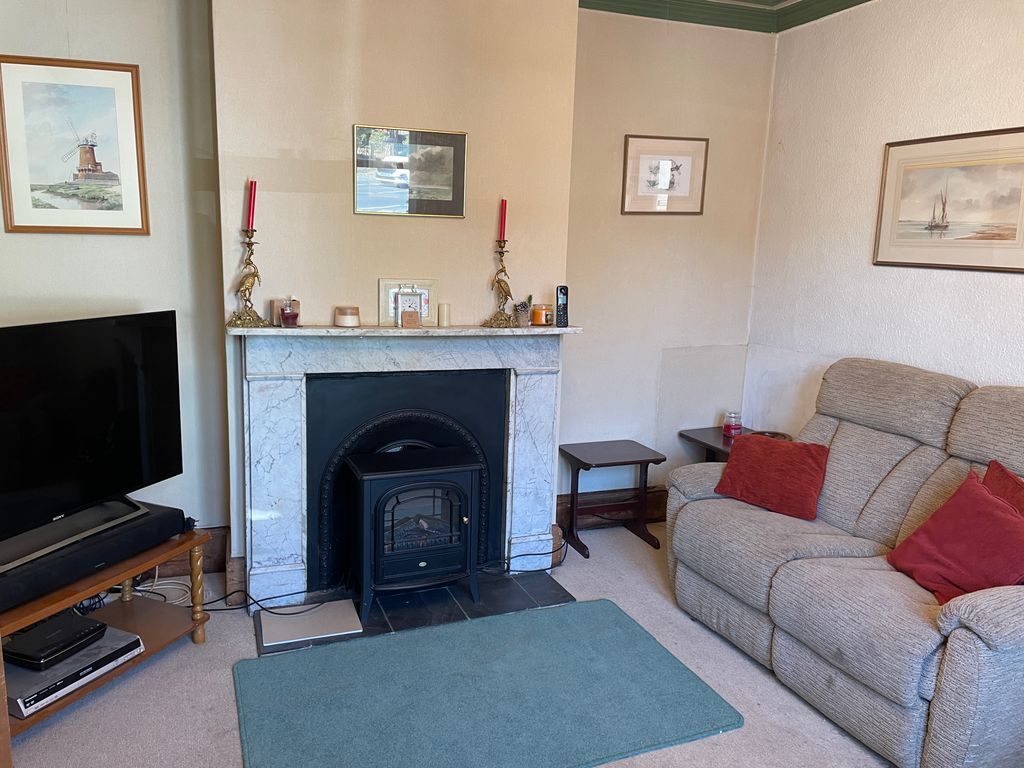 Property photo 2 of 11