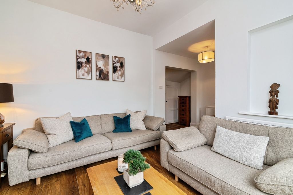 Property photo 3 of 21 Pbox-Img.Jpg