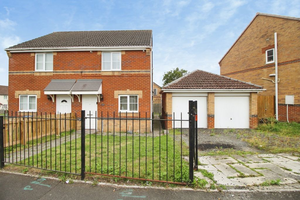 Property photo 1 of 18 External