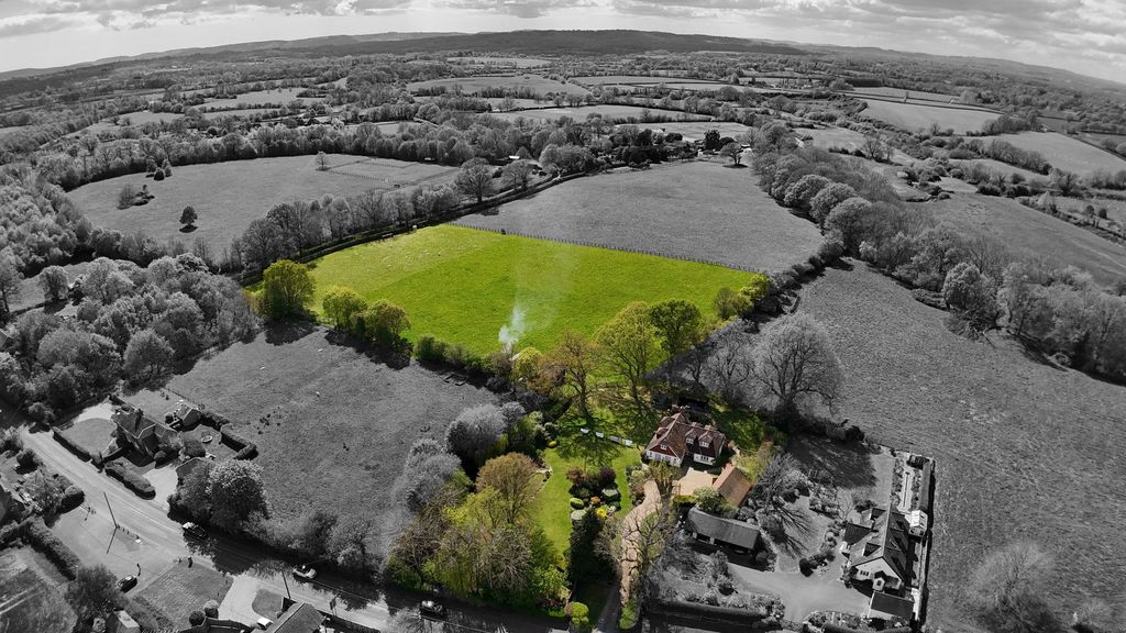 Property photo 3 of 34