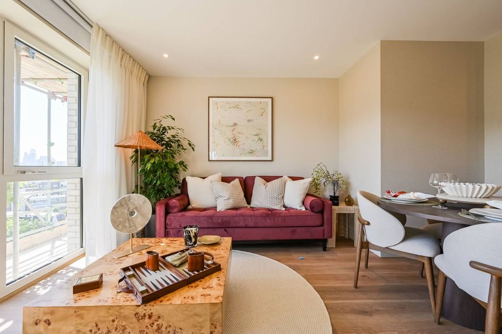 Property photo 3 of 32