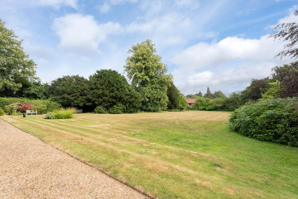 Property photo 3 of 11