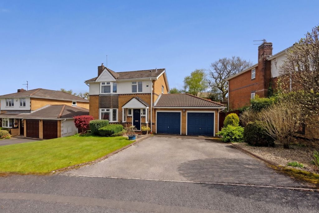 Property photo 1 of 39 Three Bedroom Detached
