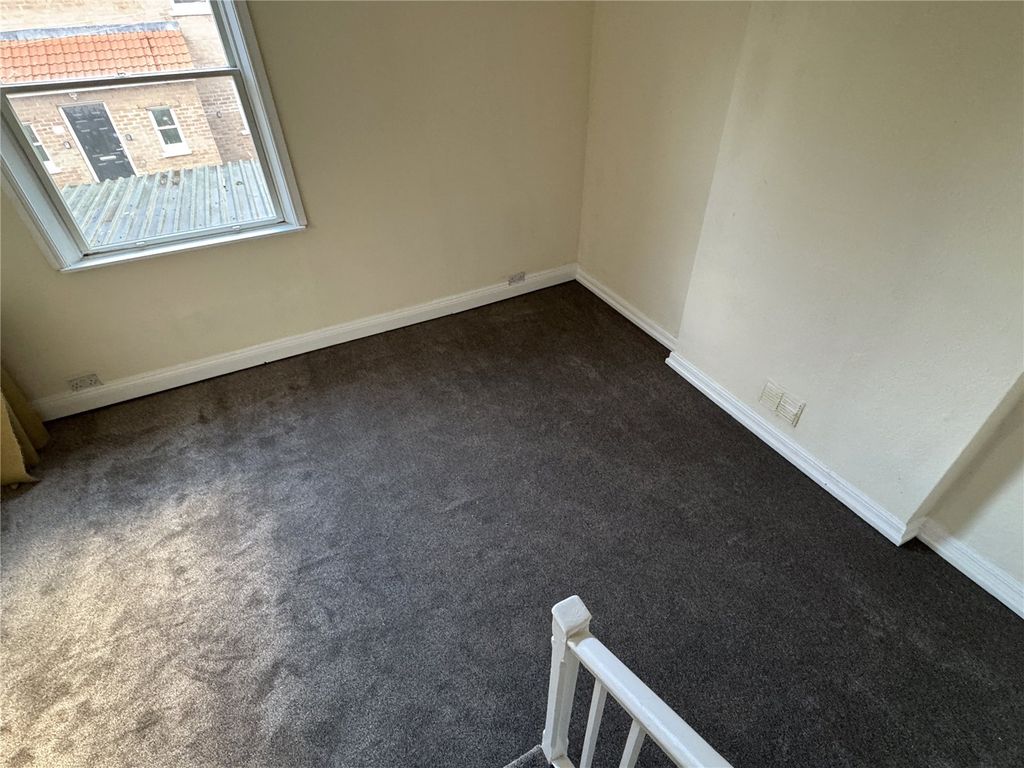 Property photo 3 of 7 Picture No. 11