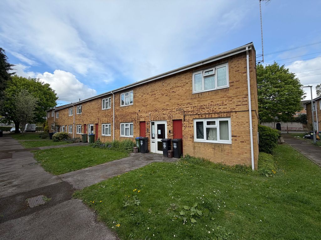Property photo 1 of 7 External 2