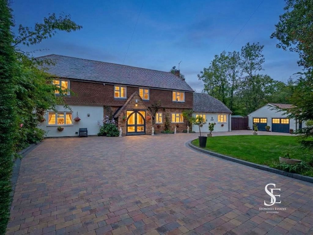 Property photo 1 of 30 Front Of House Twilight