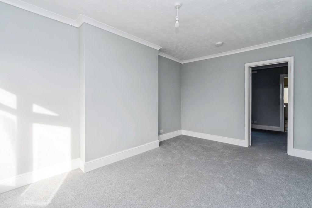 Property photo 3 of 17 Photo