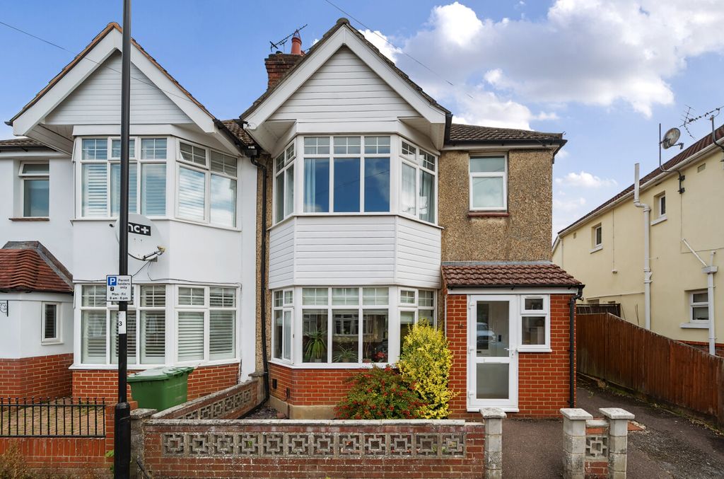 Property photo 1 of 11 1332044-20-688A09...