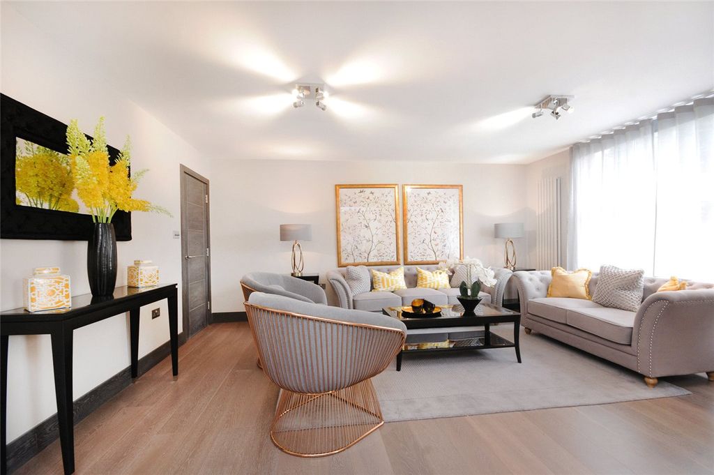 Property photo 2 of 10 Picture No. 12