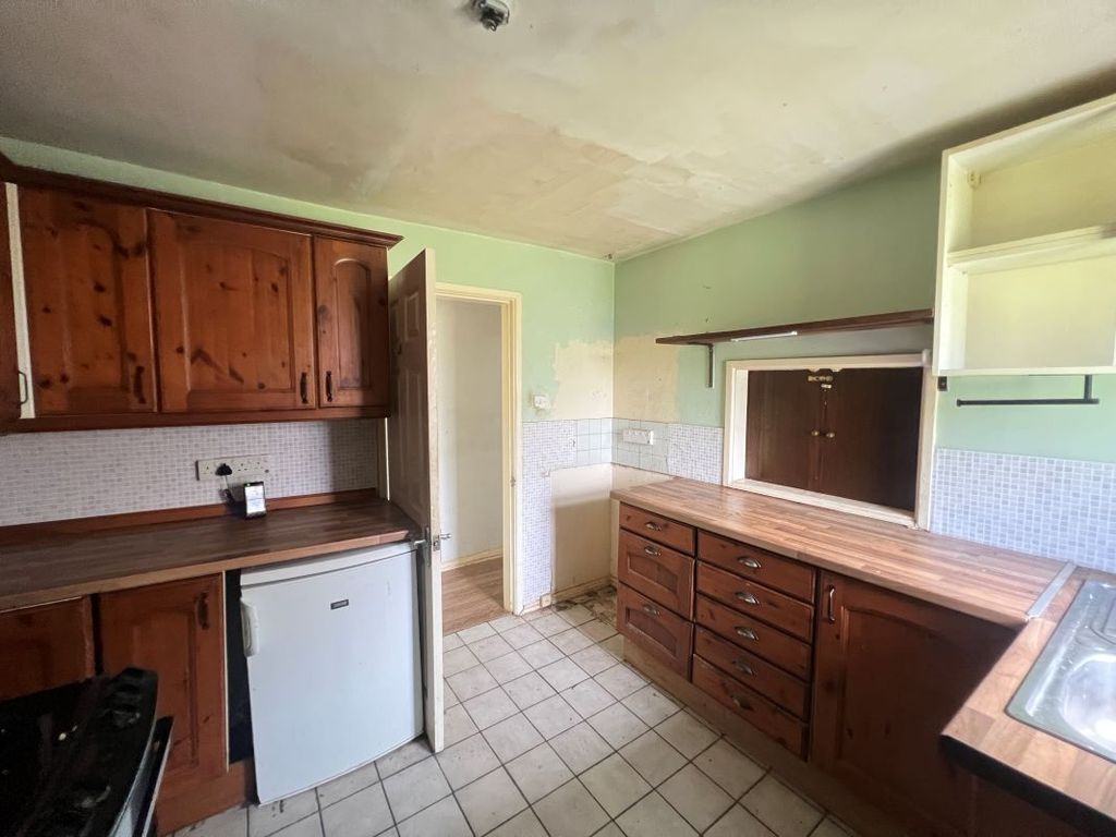 Property photo 3 of 27