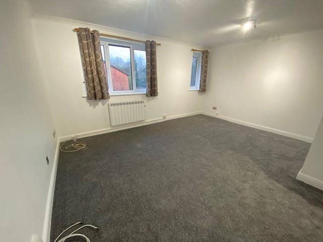 Property photo 3 of 6 Living Room