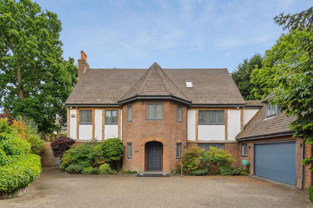 Property photo 1 of 17