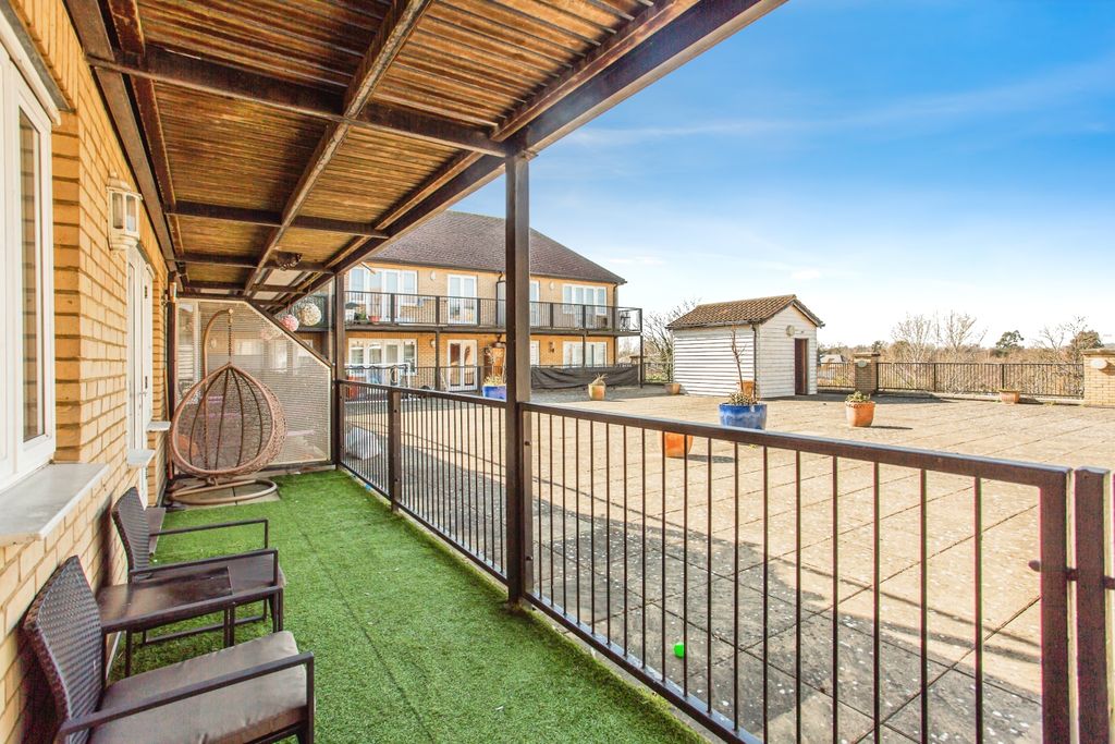 Property photo 2 of 13 Balcony