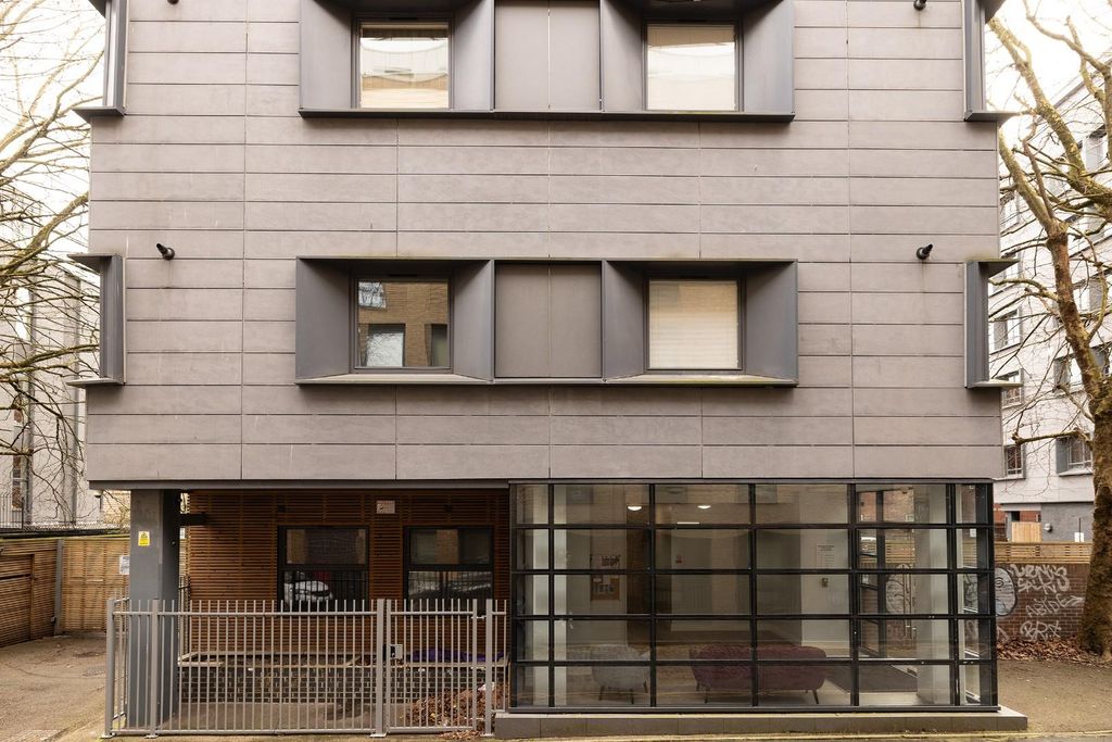 Property photo 2 of 16 Char0411.Jpg