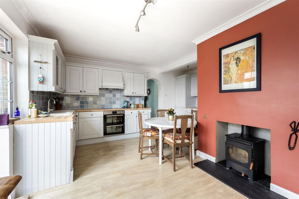 Property photo 3 of 24 Kitchen/Dining Room