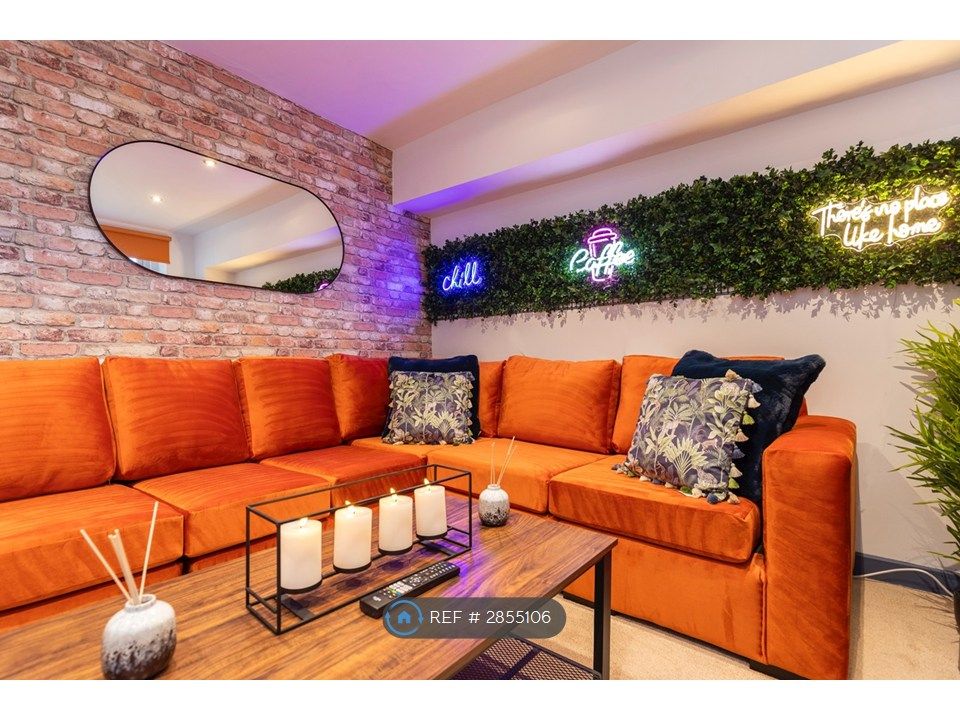 Property photo 3 of 35 Living Room