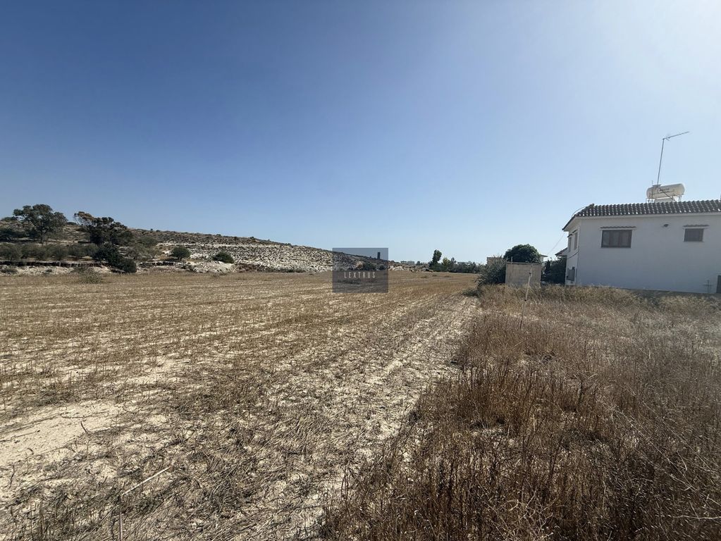 Property photo 1 of 2