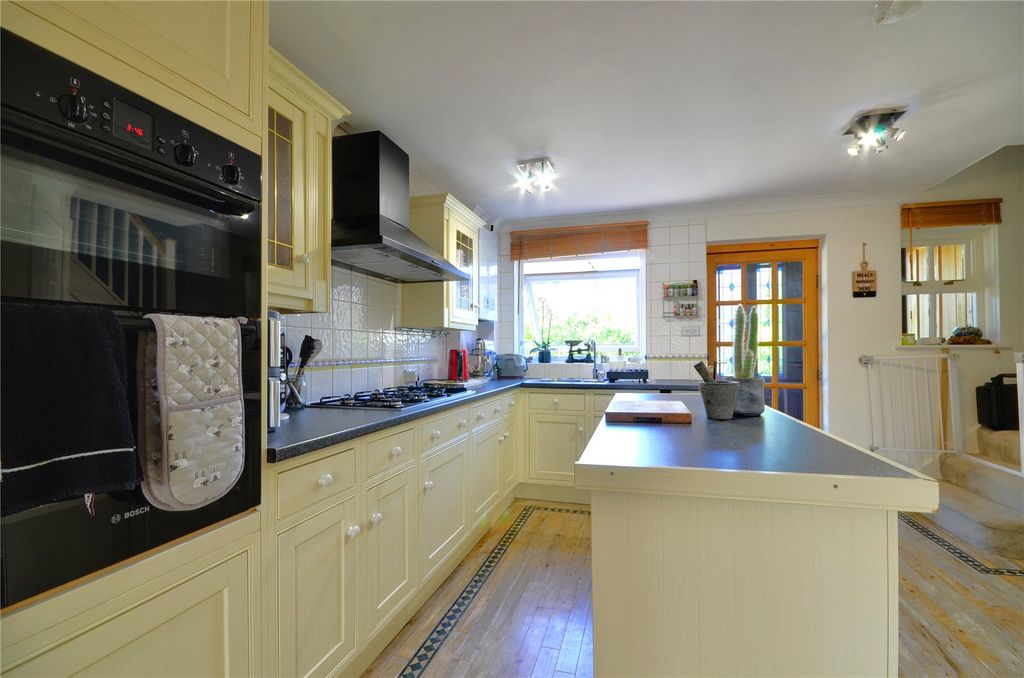 Property photo 2 of 14 Kitchen