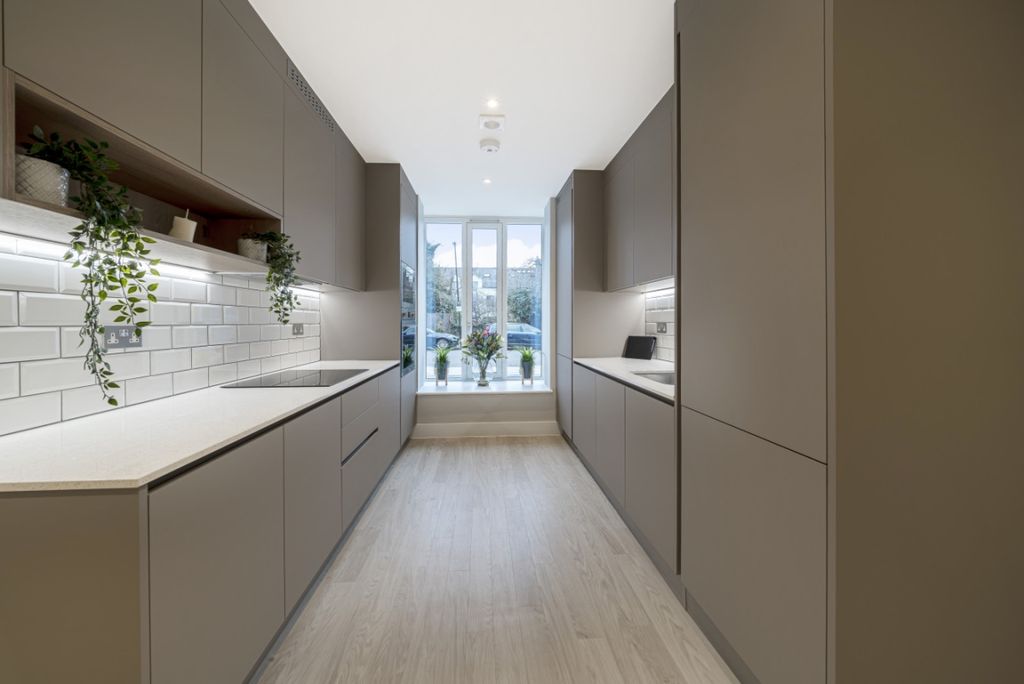 Property photo 3 of 13 952803 (4)