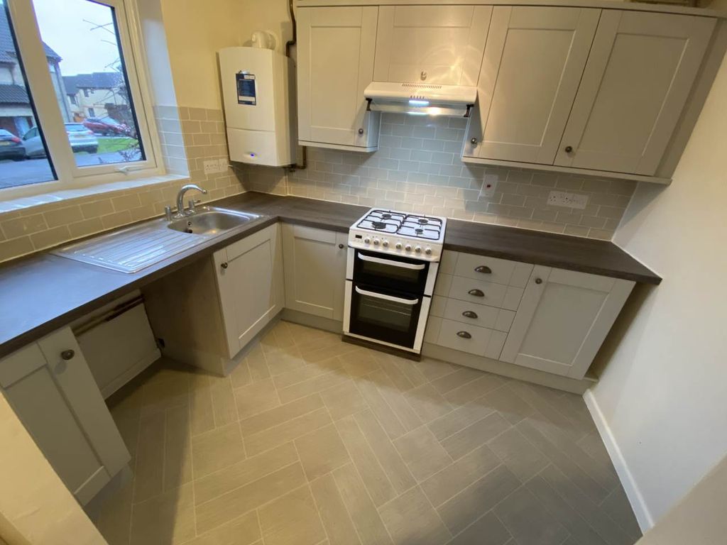 Property photo 2 of 9 Kitchen