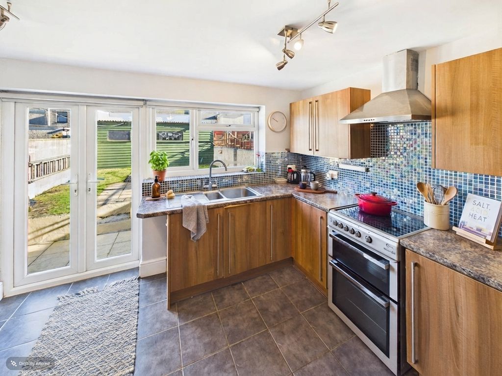 Property photo 3 of 9 Kitchen/Breakfast Room