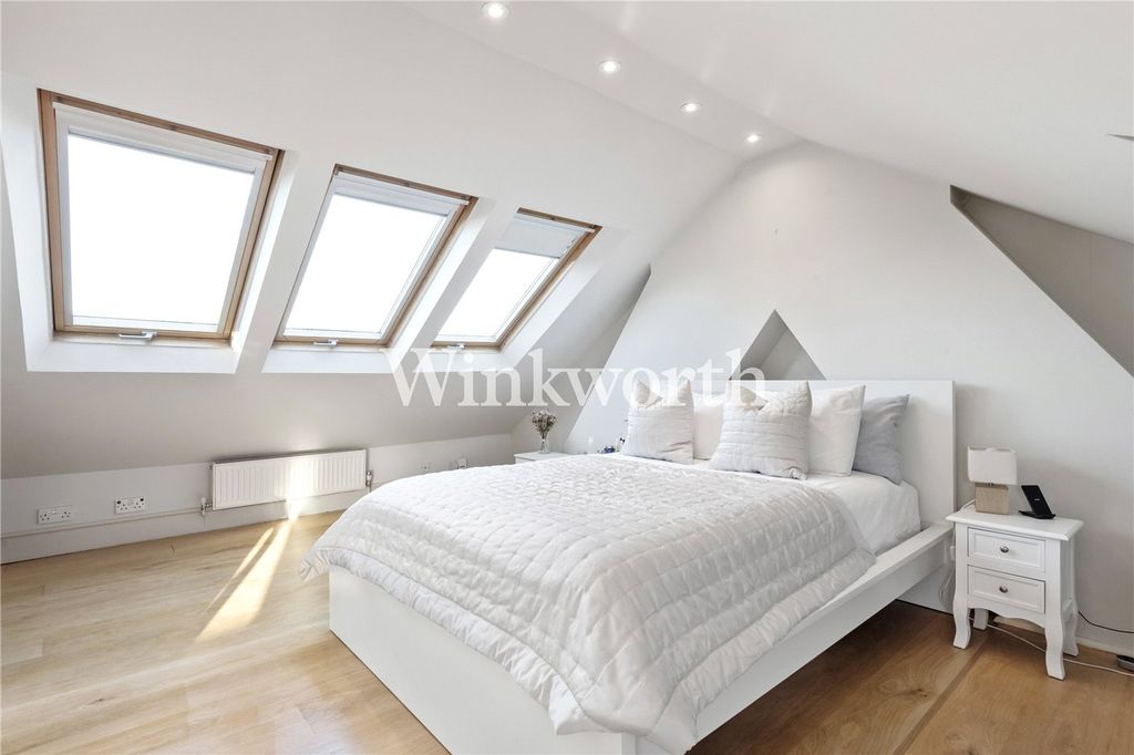 Property photo 3 of 14 Picture No. 22