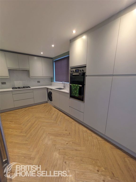 Property photo 3 of 52 Picture No. 42