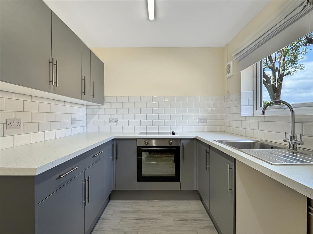 Property photo 2 of 13 Img (12).Jpg