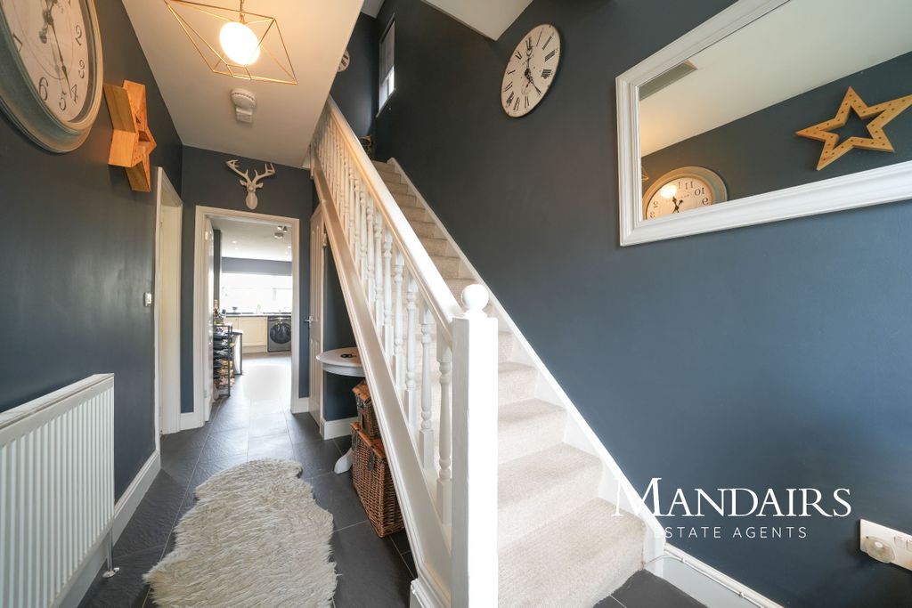 Property photo 3 of 31