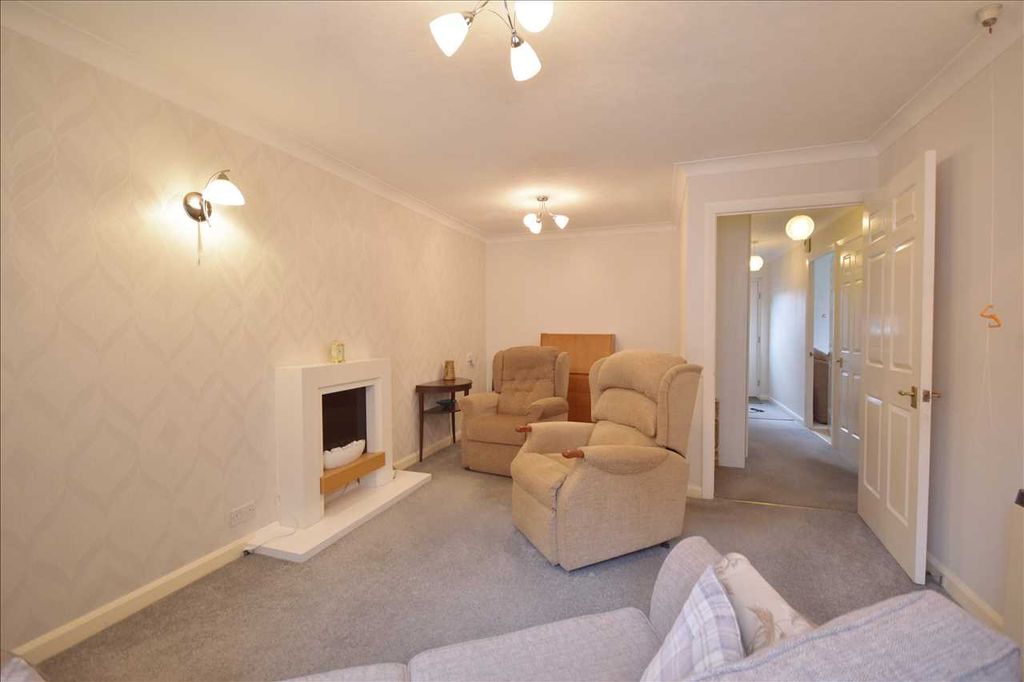 Property photo 2 of 10 Lounge &amp; Dining Area