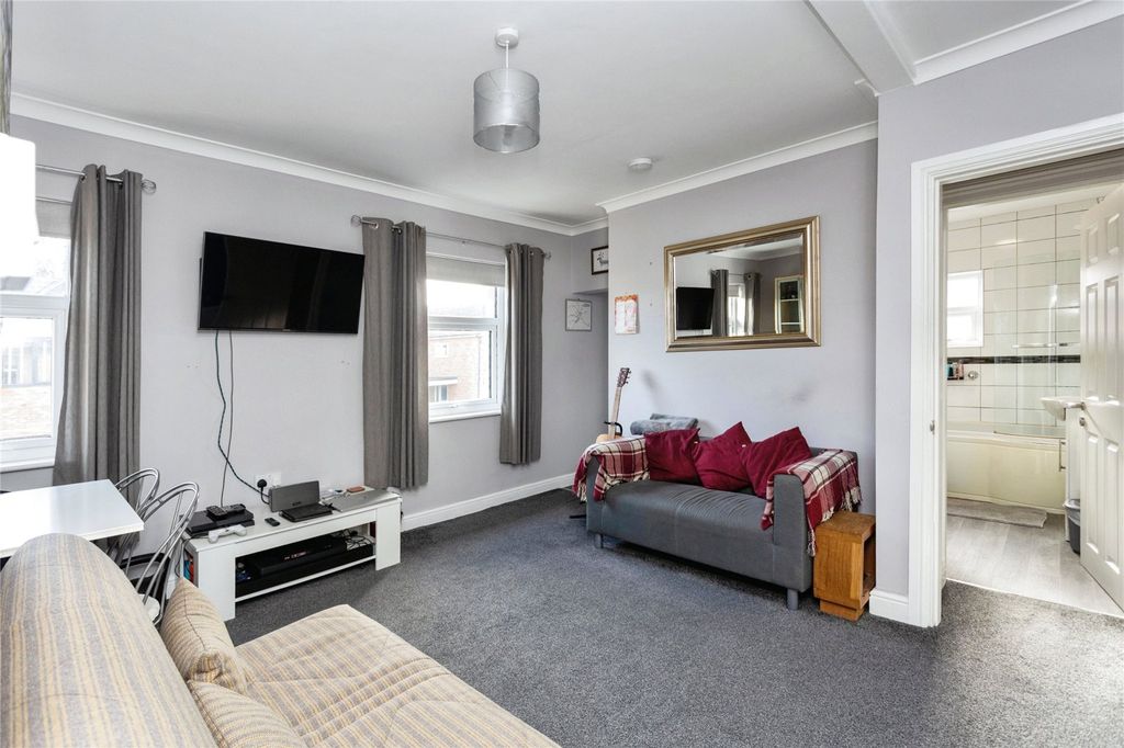 Property photo 2 of 17 Picture No. 04