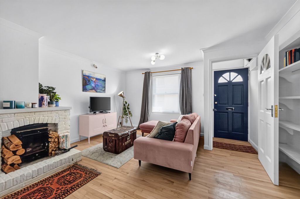 Property photo 2 of 30