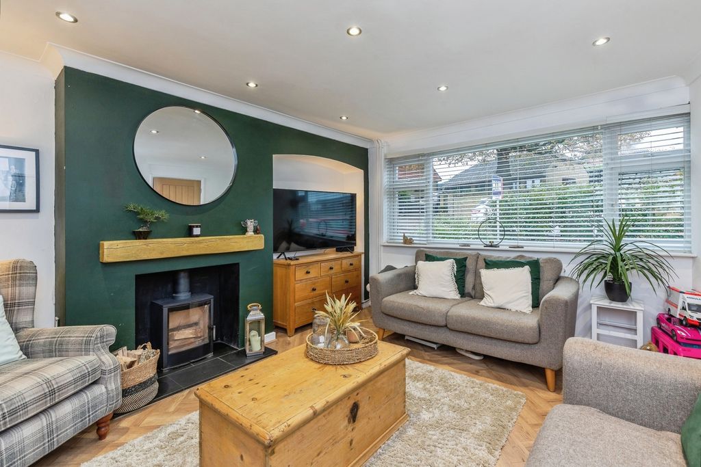 Property photo 3 of 17 Photo