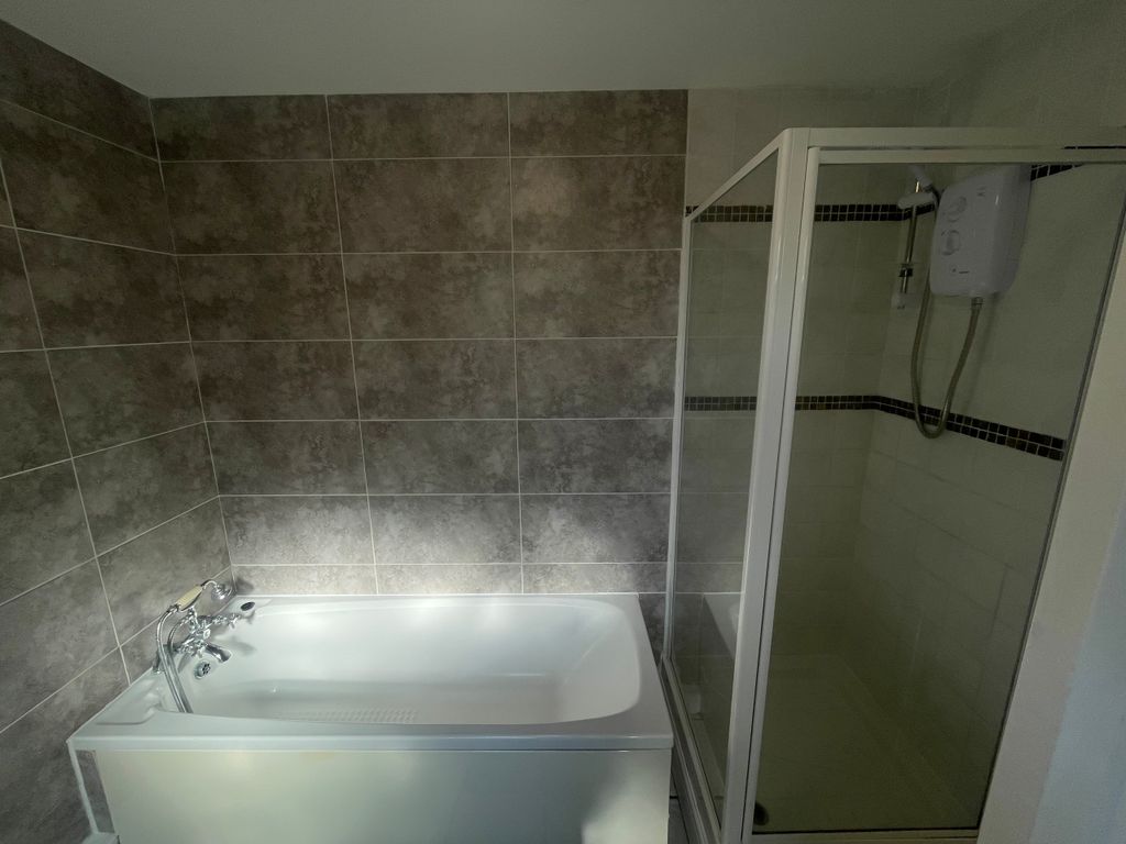 Property photo 3 of 17 Bathroom (2).Jpeg