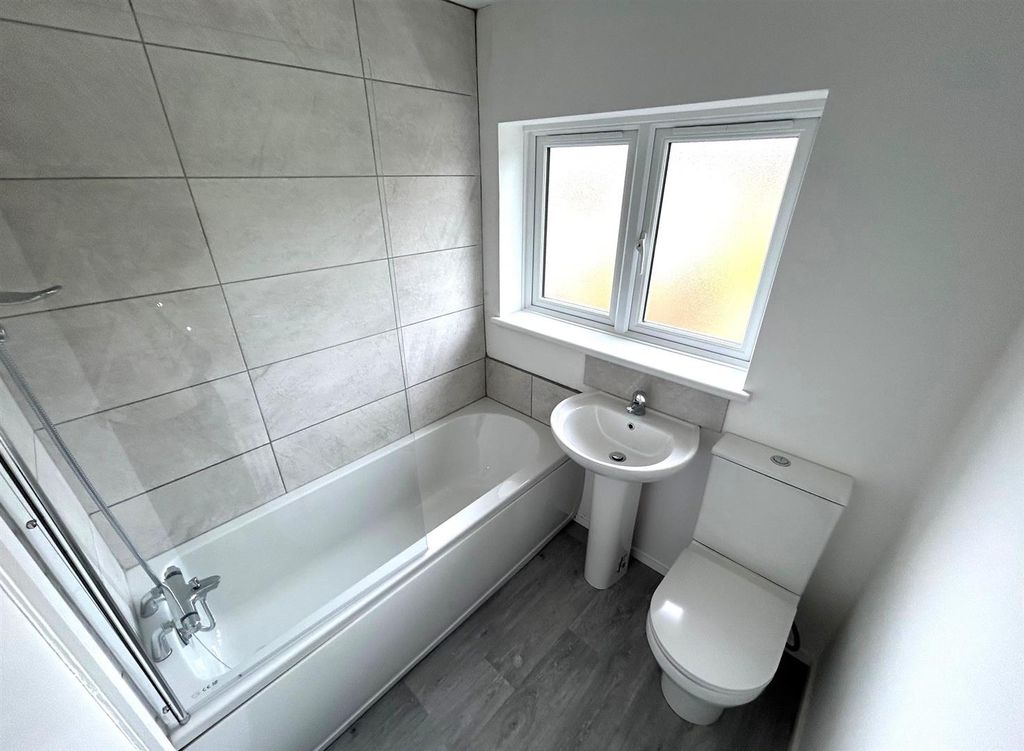 Property photo 2 of 13 Bathroom 1.Jpg