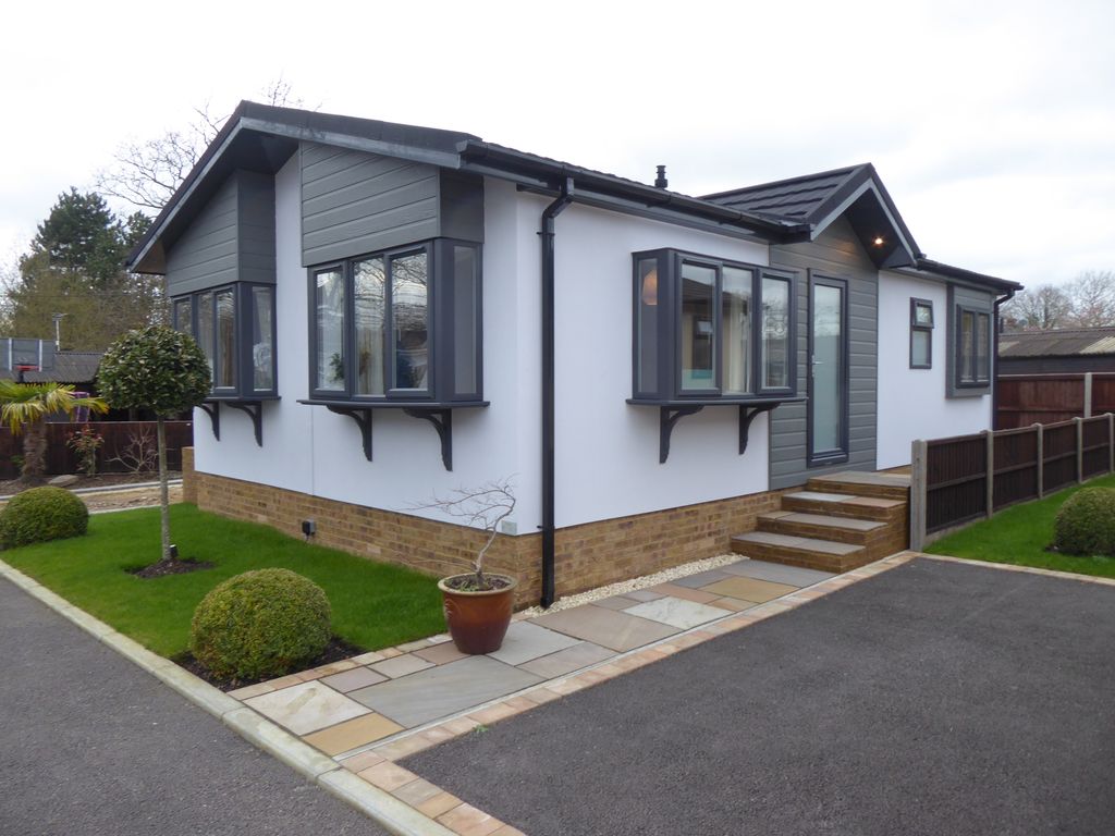 Property photo 1 of 2