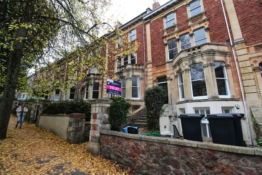 Property photo 1 of 7 Front