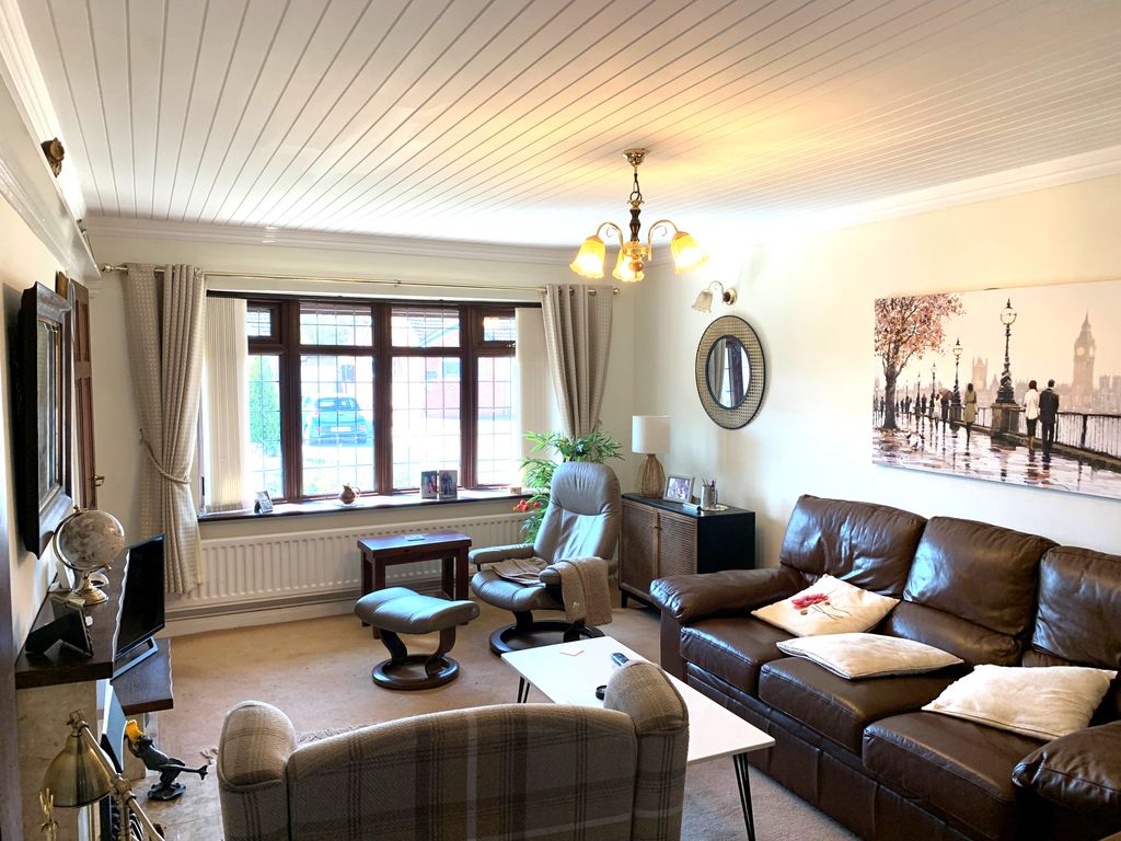 Property photo 3 of 8 B2