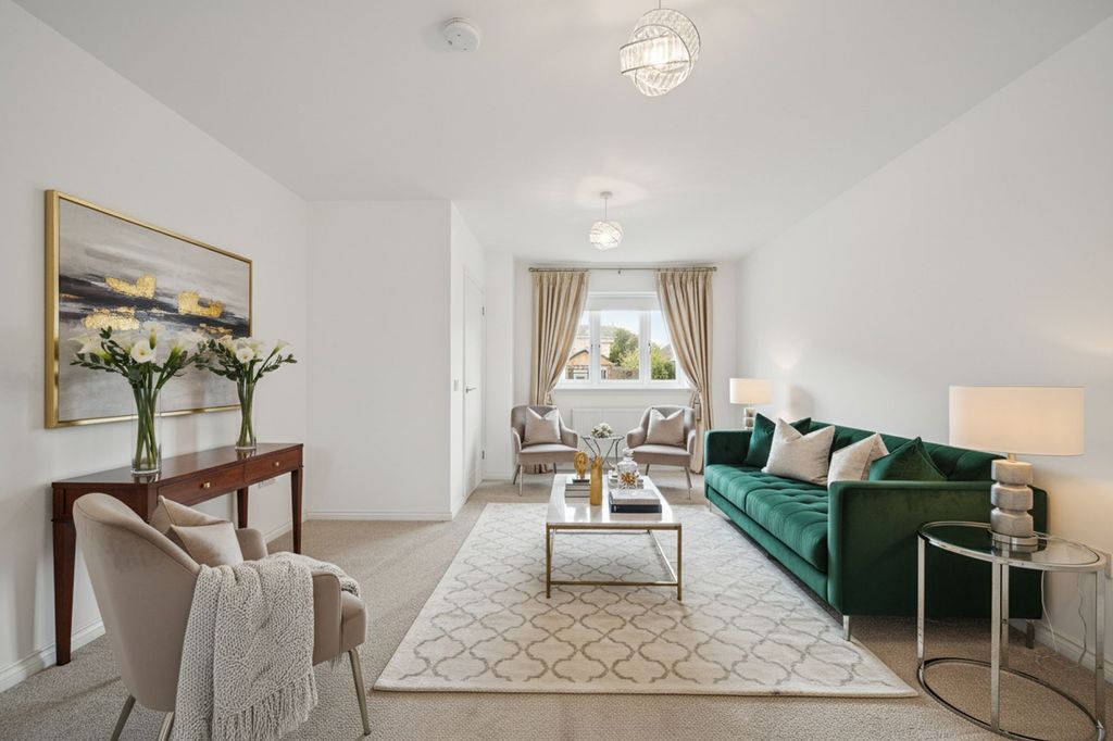 Property photo 2 of 32 Lounge