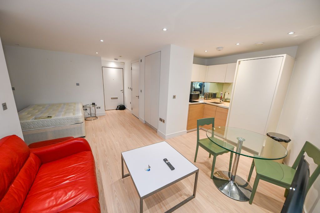 Property photo 2 of 9 Photo 6