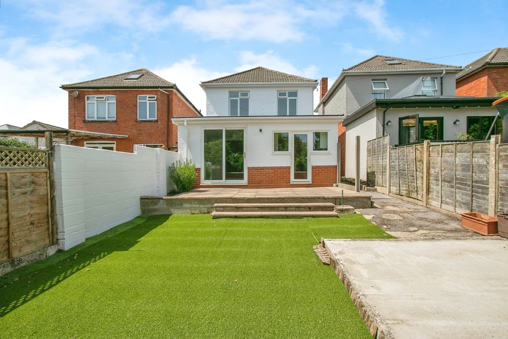 Property photo 2 of 17 Photo