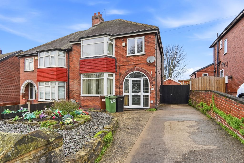 Property photo 1 of 21 Brigshawlane001