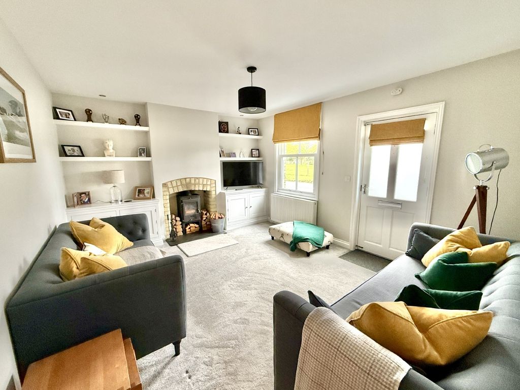 Property photo 3 of 18