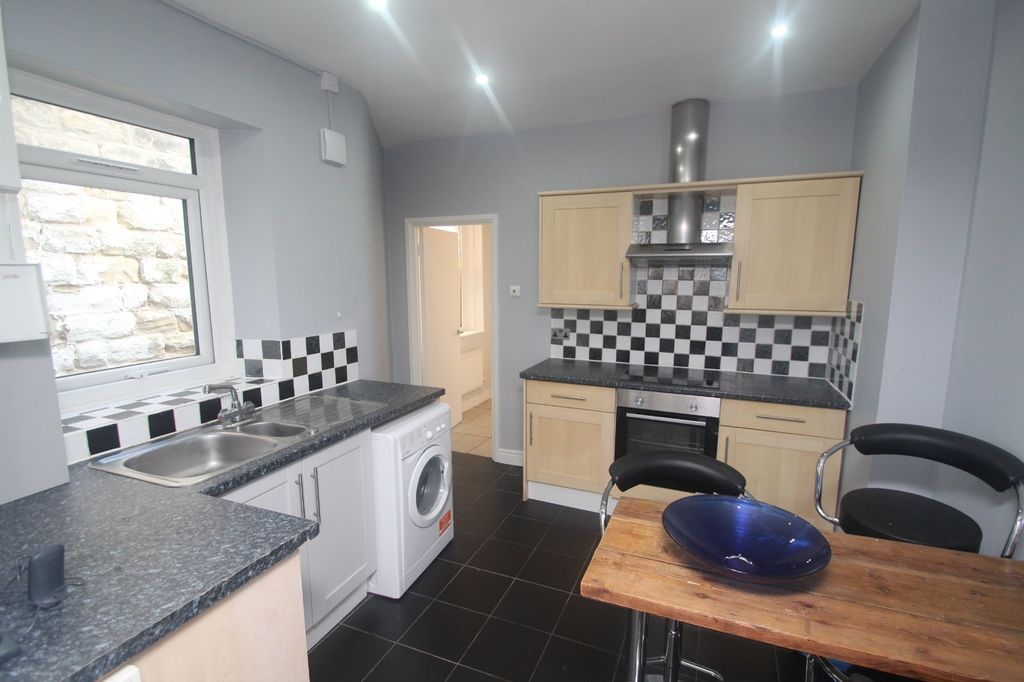 Property photo 3 of 8 Picture No. 24