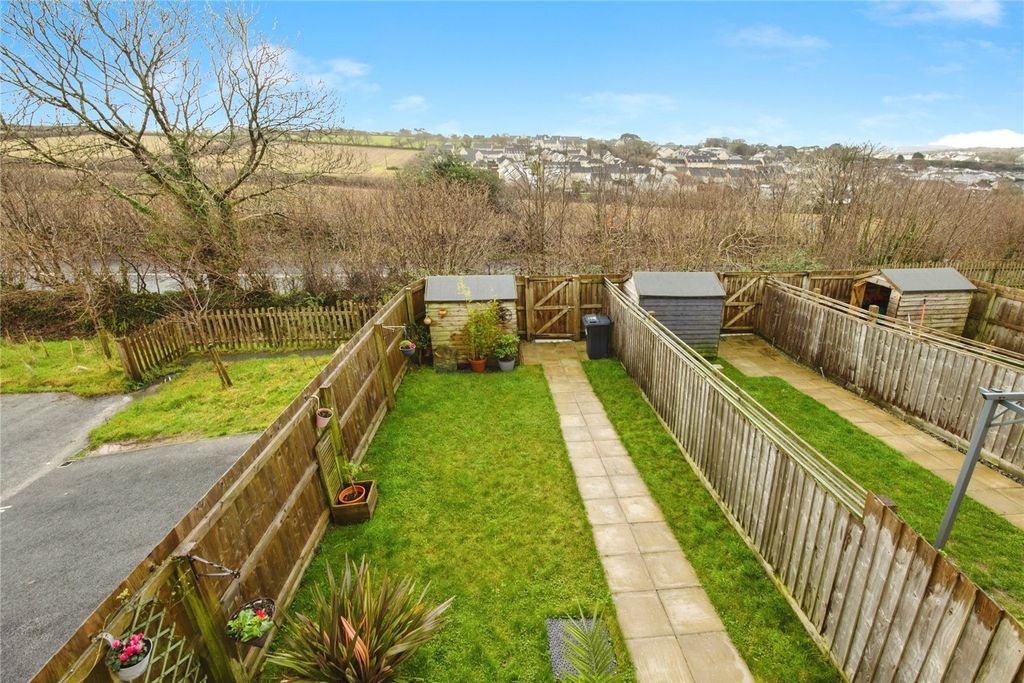 Property photo 3 of 16 Picture No. 21